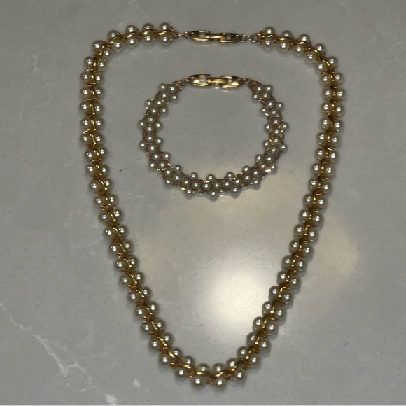 Napier Pearl Necklace & Bracelet Set - Picture 9 of 9